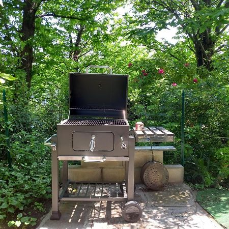 Casa Vacanze Tana Della Volpe Испра Екстериор снимка