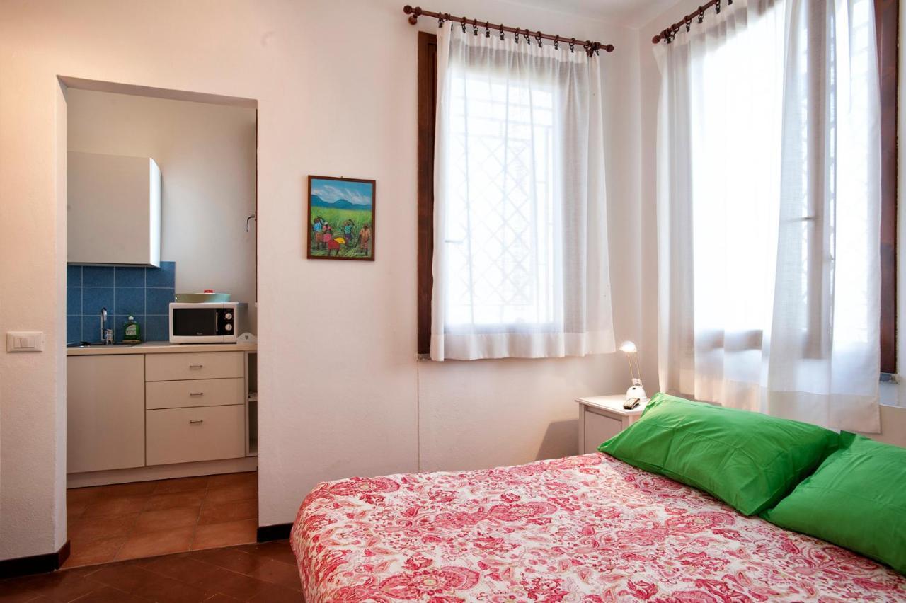 Casa Vacanze Tana Della Volpe Испра Екстериор снимка