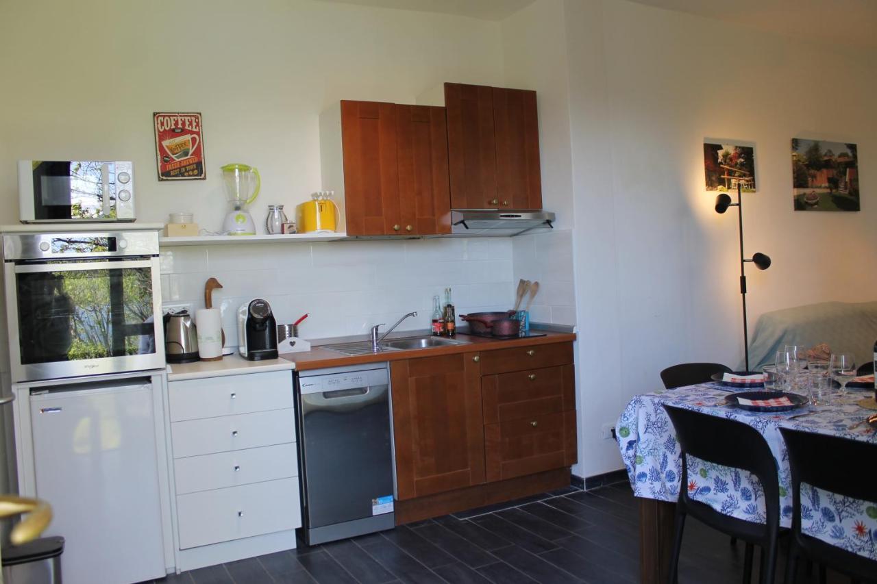 Casa Vacanze Tana Della Volpe Испра Екстериор снимка