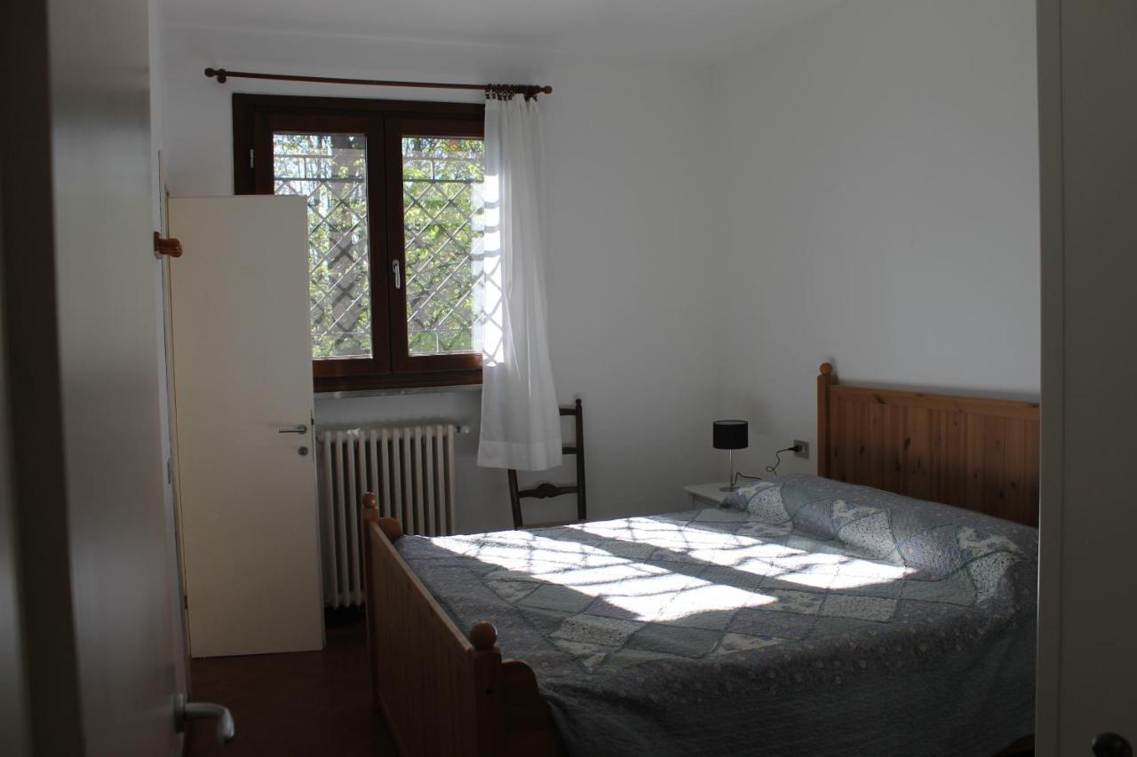 Casa Vacanze Tana Della Volpe Испра Екстериор снимка