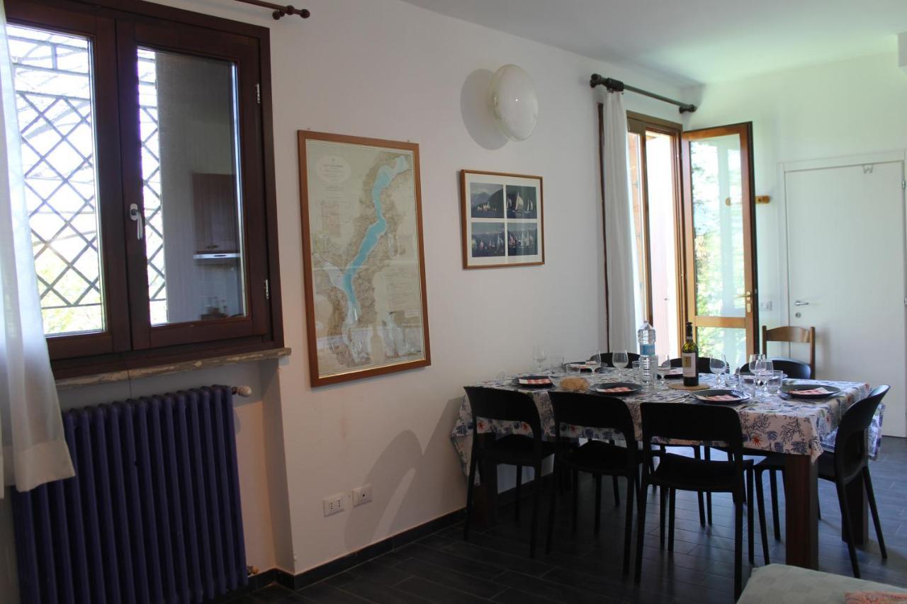 Casa Vacanze Tana Della Volpe Испра Екстериор снимка