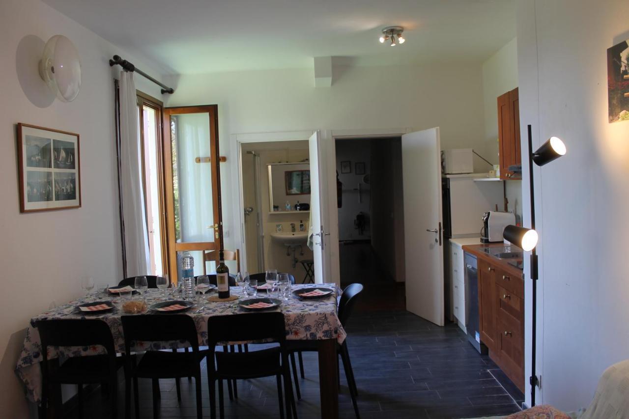 Casa Vacanze Tana Della Volpe Испра Екстериор снимка