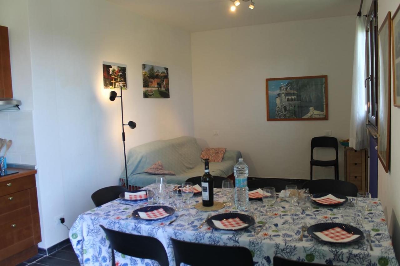 Casa Vacanze Tana Della Volpe Испра Екстериор снимка